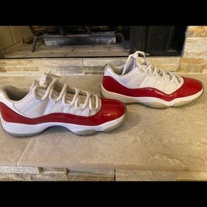 Air Jordan Retro Low Cherry